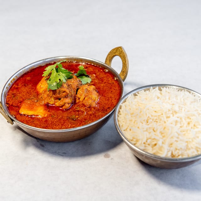 Nanglo Chicken Curry Bone In.